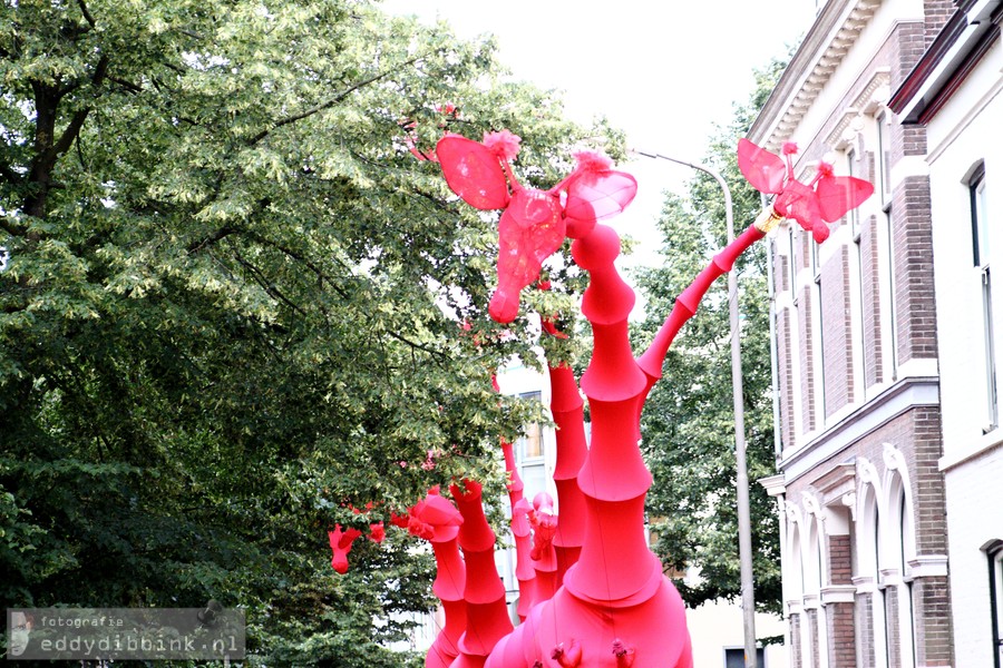 2012-07-07 Compagnie Off ism Theaterschip Drost van Salland - Les Girafes (Deventer Op Stelten) 012
